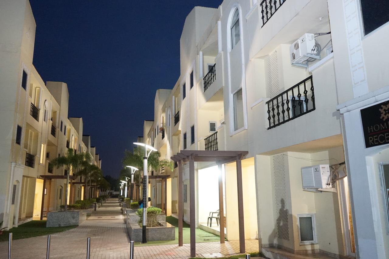 Home-Like Infinity Resort Vrindāvan Εξωτερικό φωτογραφία